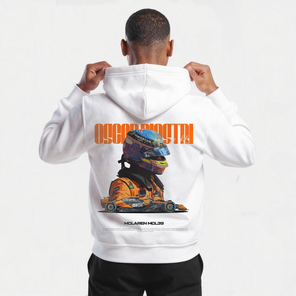 Sweat blanc F1 Oscar Piastri Signature porté par mannequin, vue de face simple