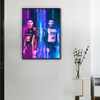 Toile murale F1 Esteban Ocon et Pierre Gasly accrochée dans un salon moderne avec contraste néon