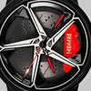 Gros plan sur la jante et l'étrier gravé ferrari, montre Ferrari 488