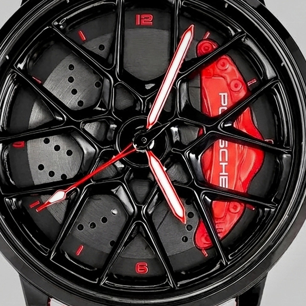 Gros plan sur la jante et l'étrier gravé PORSCHE, montre Porsche 718