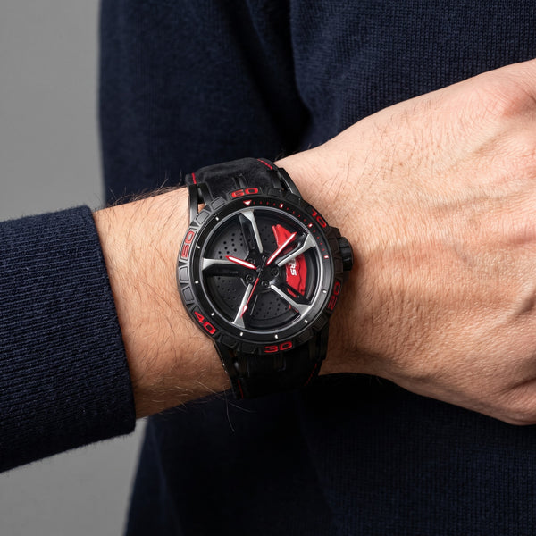 Montre Audi RS 3 portée au poignet