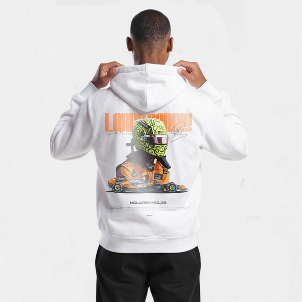 Sweat blanc F1 Lando Norris Signature porté par mannequin, vue de face simple