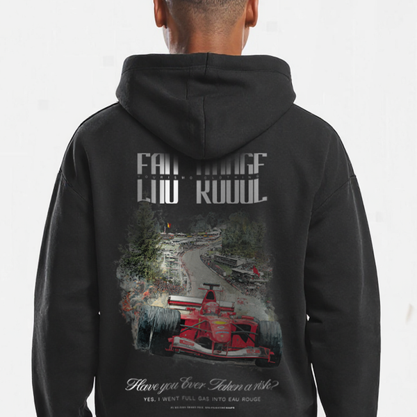 Sweat noir Spa Grand Prix Édition, gros plan sur le design Eau Rouge avec monoplace rouge sur le circuit
