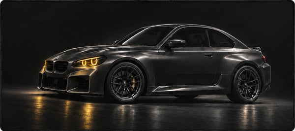 Mousepad BMW M2 preta faróis amarelos, detalhe da estampa