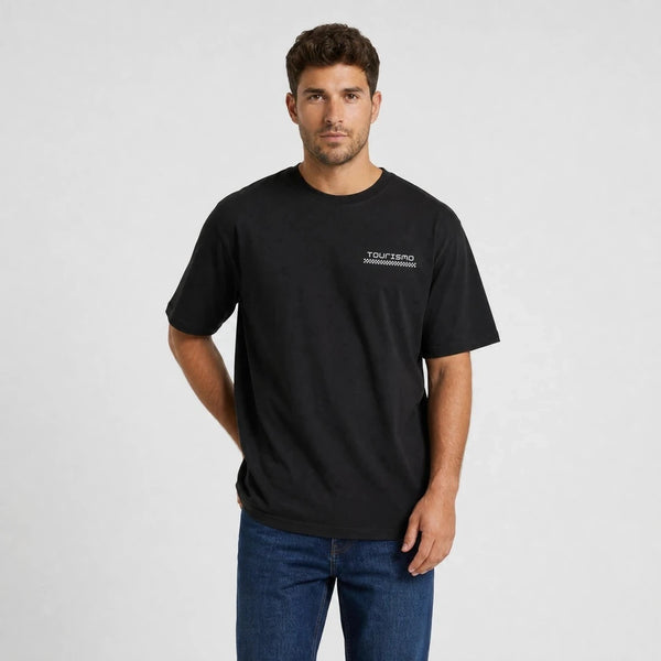 T-shirt Bugatti Veyron Molsheim Society noir vu de face en plan rapproché avec logo Tourismo